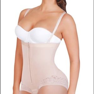 Fajas colombianas/ shape-wears. New in the package. Color tan, size XXL